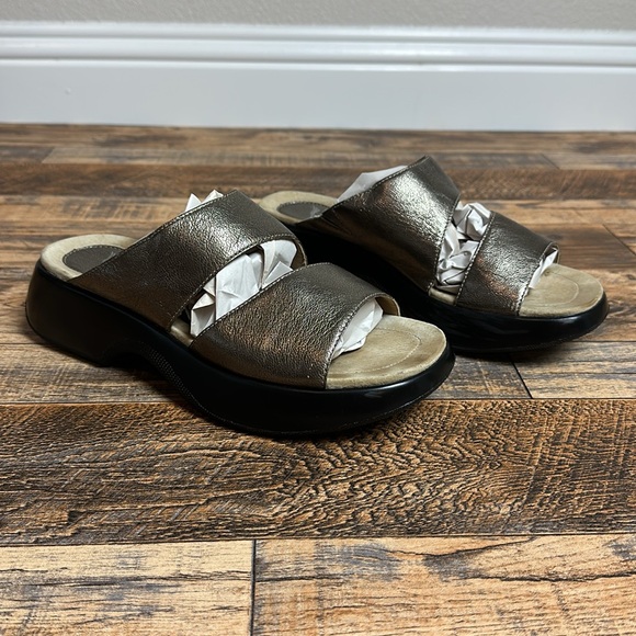 DANSKO Lana Nappa Leather Bronze Pewter Metallic Slide Sandals - Picture 3 of 9